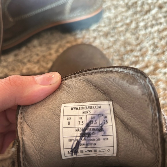 Gently worn Eddie Bauer Men’s boots - Picture 5 of 5